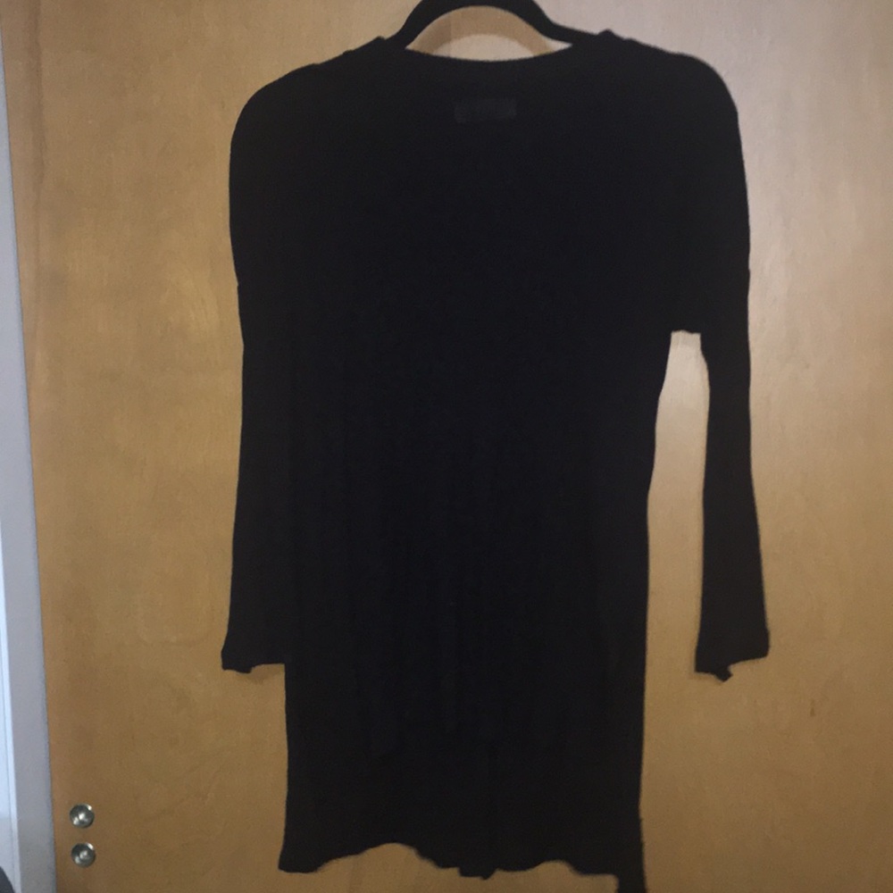Black quarter length sleeve shirt